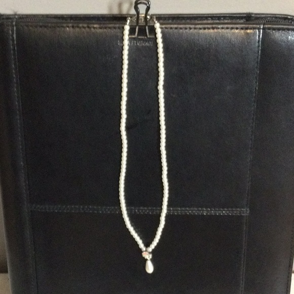 Small white Pearl with bling Pearl drop necklace - Picture 2 of 6